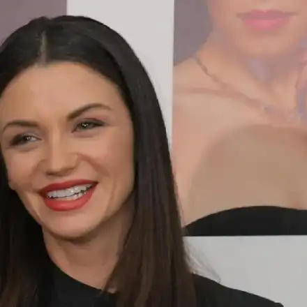 Диляна в компанията на режисьор