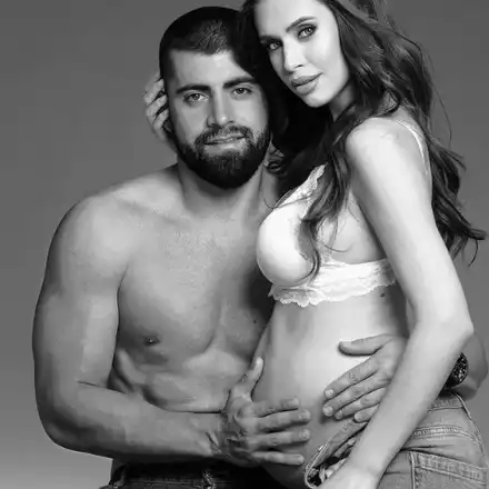 Една от бившите на Джизъса ражда от Недко Сланината