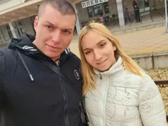 Eмили с тротинетката се оправи след катастрофата (Снимки)