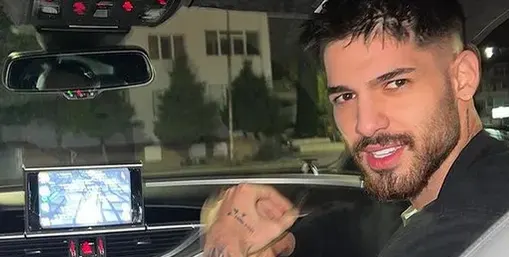 Емрах се фука с часовник за 250 бона (Този модел носят  Роналдо и Брад Пит)