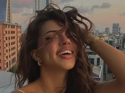 Фенове на Дара я молят за снимки без дрехи (Папарашко фото)