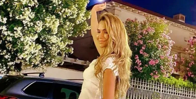 Ивайла Бакалова с нов тузарски джип
