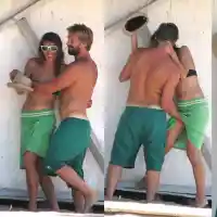 Калин скъса с гаджето, цяло лято е на море в мъжка компания