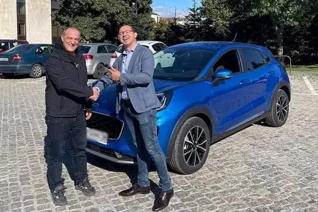 Краси Радков дари колата от „Капките“