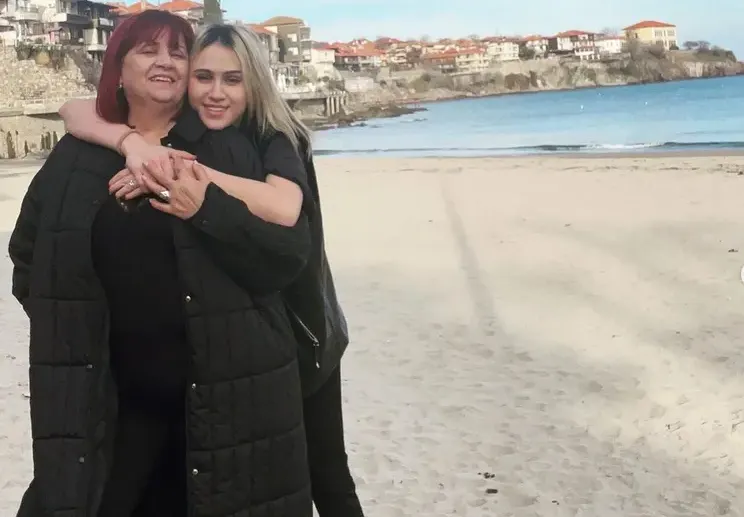 Мария Бакалова пропусна  рождения ден на майка си
