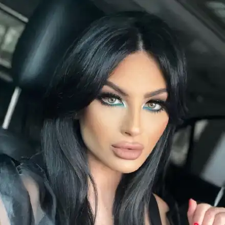 Мис България събра погледите на събитие с визия ала Ким Кардашиян