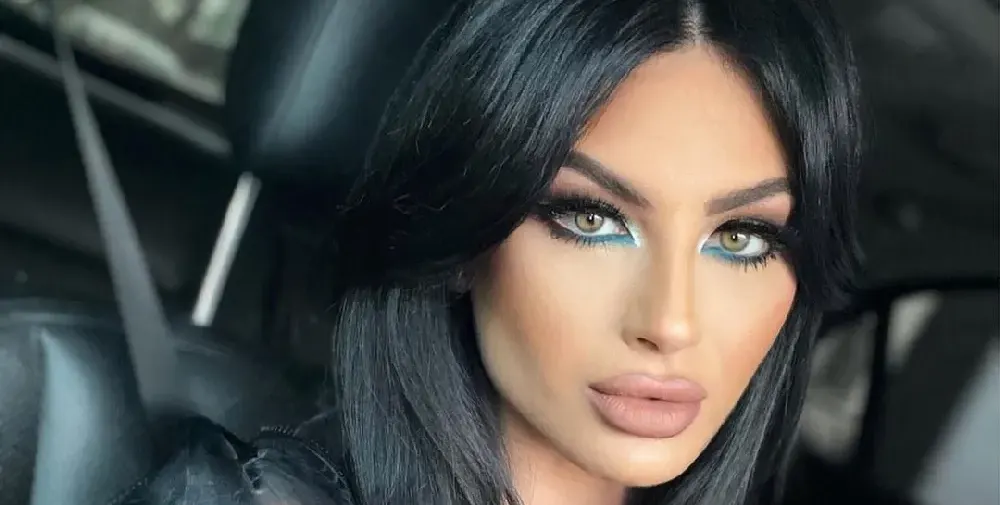 Мис България стряска с анорексично тяло! Четат й се ребрата (ФОТО)