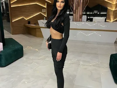 Мис България стряска с анорексично тяло! Четат й се ребрата (ФОТО)