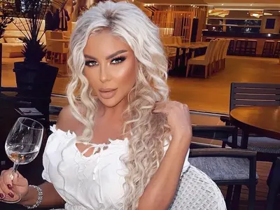 Многолик талант: Андреа се оказа и художничка!