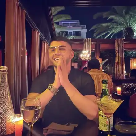 Неуспелият чалга певец Живко Добрев стана булка на  дубайски шейх