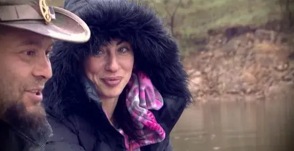 Първи любовни искри във „Фермата”