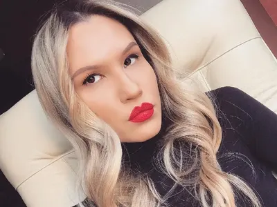 Превратности! Бивша моделка и ексгадже на Брендо стана продавачка