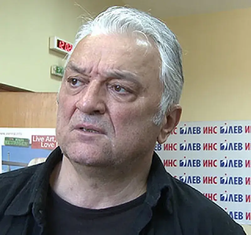 Сашо Диков на косъм от смъртта, спасиха го с байпас