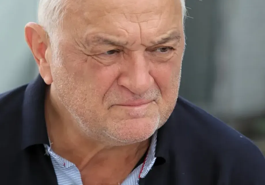 Сашо Диков след операцията: Имам  25-сантиметров белег от сърцето до гърлото