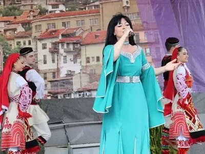 Севдалина Спасова  припадна на  „Пирин фолк”