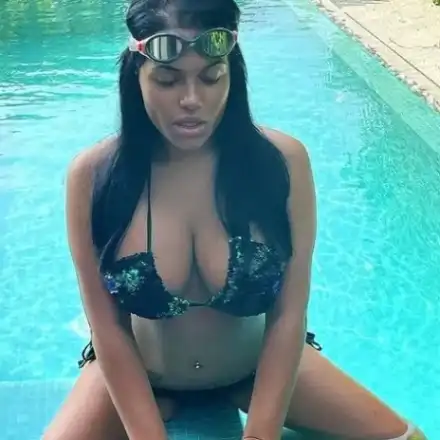 Силиконка отмъкна гадже на колежка