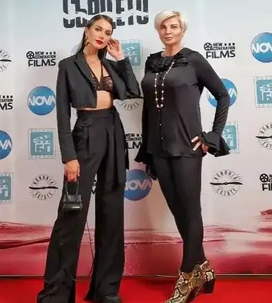 Силвена Роу се мести в Нова