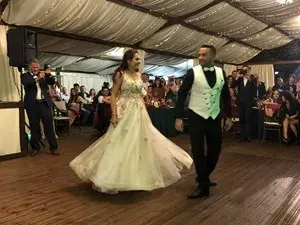 Синът на доц. Ангел Кунчев пръсна 75 бона за сватба