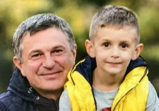 Синът на Милен Цветков в училище за 10 бона