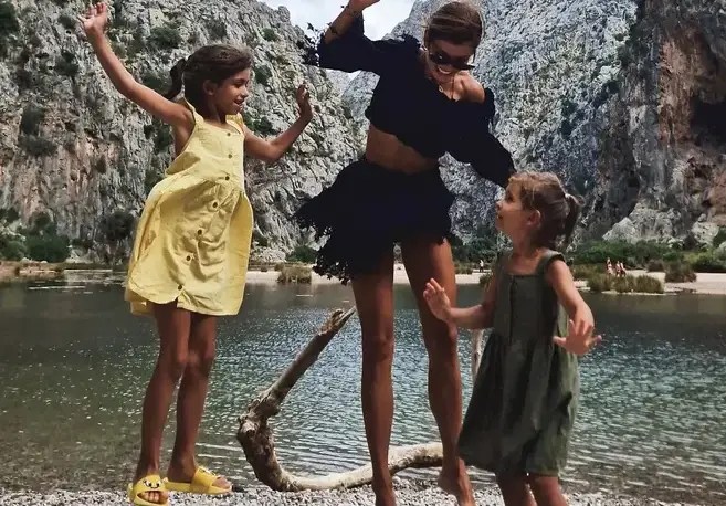 Славена Вътова спортува с дъщеря си