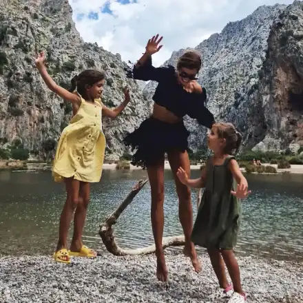 Славена Вътова спортува с дъщеря си