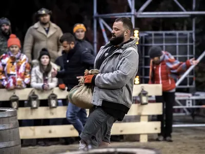 Свирепа битка даде първа мъжка жертва във „Фермата“