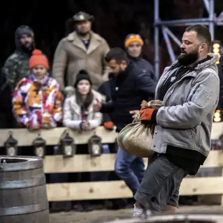 Свирепа битка даде първа мъжка жертва във „Фермата“