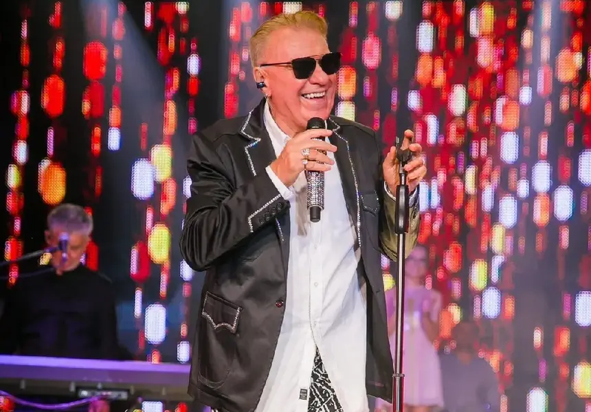 Тъмни очила пазят Кеца от лоша енергия на сцената