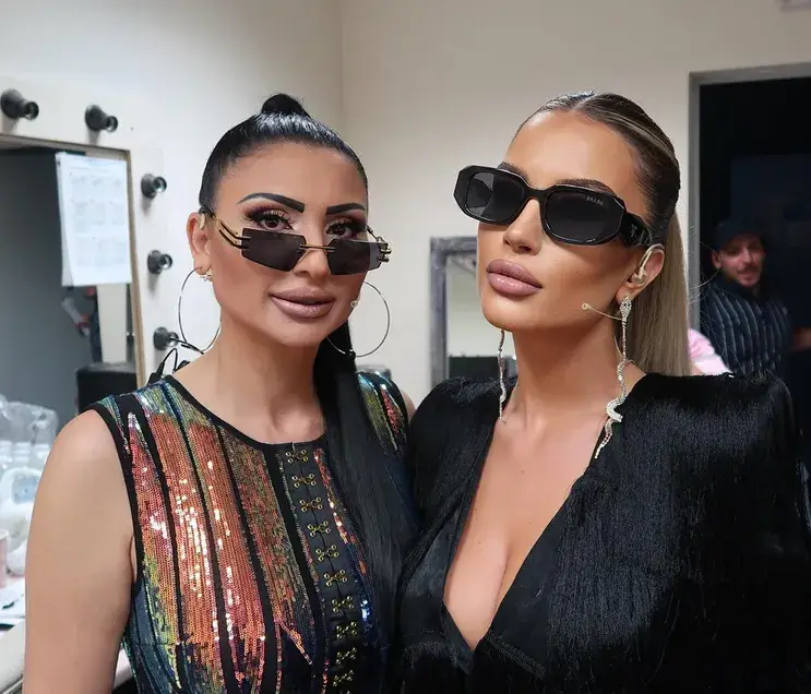 Тита окепази хубавото си лице, подпухна от филъри