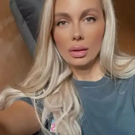 Венета Райкова се тръшна болна - ретроградният Меркурий прецакал коляното й