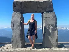Линда си изкарва страхотно в Канада