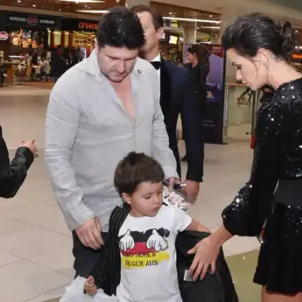 За кой ли път? Диляна Попова и Асен Блатечки пак си играят на щастливо семейство