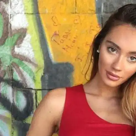 Заплетени истории! Монна спука гума