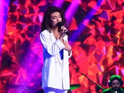 4 в 1! „Гласът на България” Жаклин Таракчи се разкъсва между школо, Цитиридис, бал и курсове