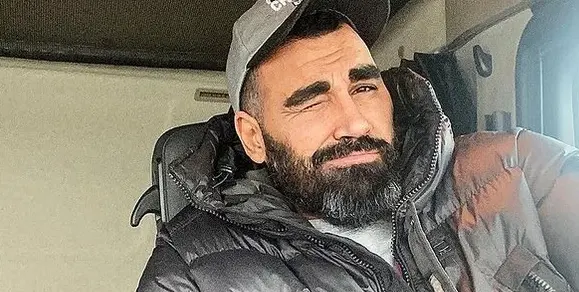Азис готов да спре да пее, започнал с музиката от немай-къде