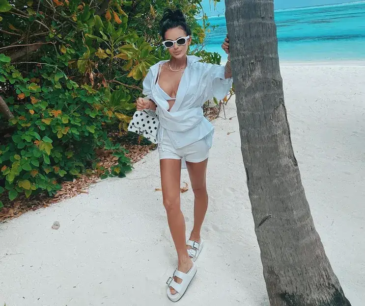 Болна ли е? Мара Отварачката се стопи