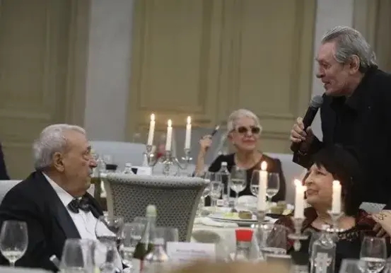 Братя Диневи платиха  80-годишнината  на Иван Гарелов