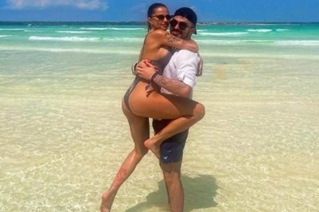 Дара в Занзибар с гаджето