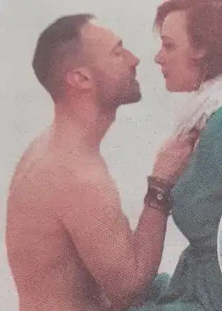 Дарин Ангелов шашна  със стриптийз  в „На кафе”