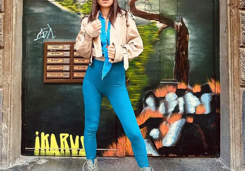 Джанаварова вече по-активна, фръцка се с коремчето