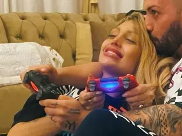 Джулиана Гани  се омъжи тайно за трети път