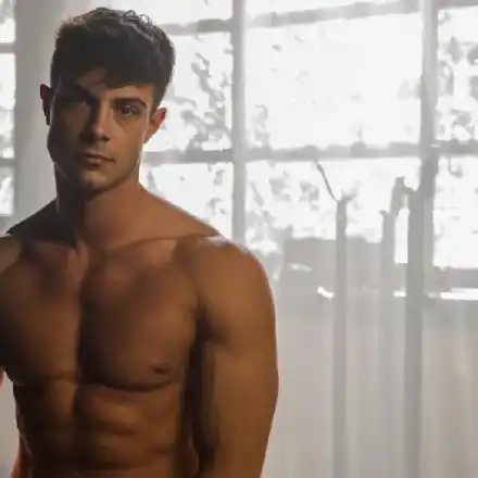 Филип Буков тайно люби журналистка