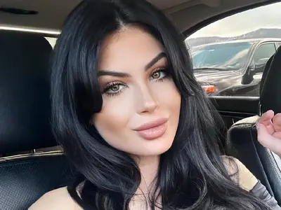 ГАФ! Тафкова се показа без сутиен и изтри снимката (ФОТО)