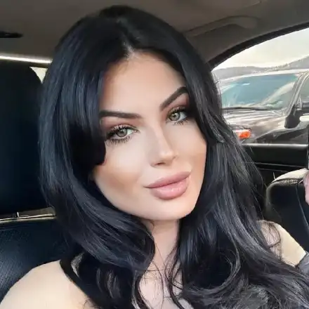 ГАФ! Тафкова се показа без сутиен и изтри снимката (ФОТО)