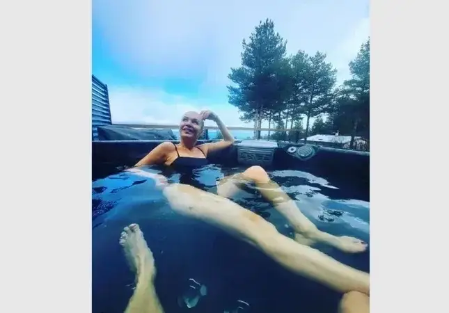 Гала се похвали с джакузи на двора