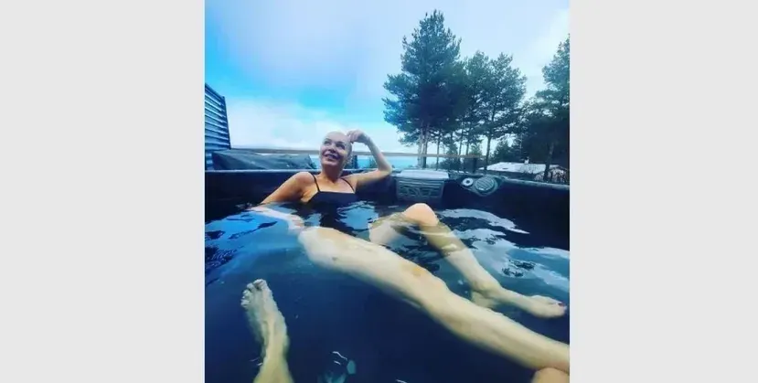 Гала се похвали с джакузи на двора