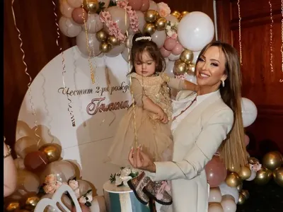 Глория вдигна рожден ден за внучката