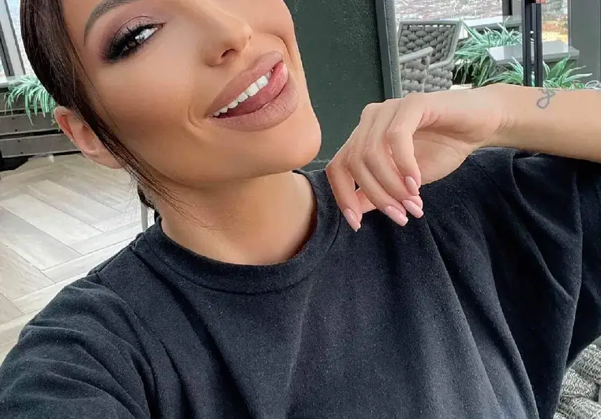 Жасмина Стоичкова лъсна на гореща СНИМКА  и докара сърцебиене на мъжете