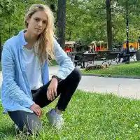 Луиза Григорова се вози в градския транспорт