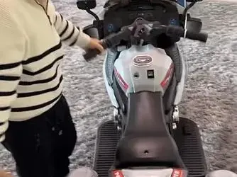 Най-малкият Стораро с мотор от Емрах, Фики коментира „операцията“ на носа си (Снимки)